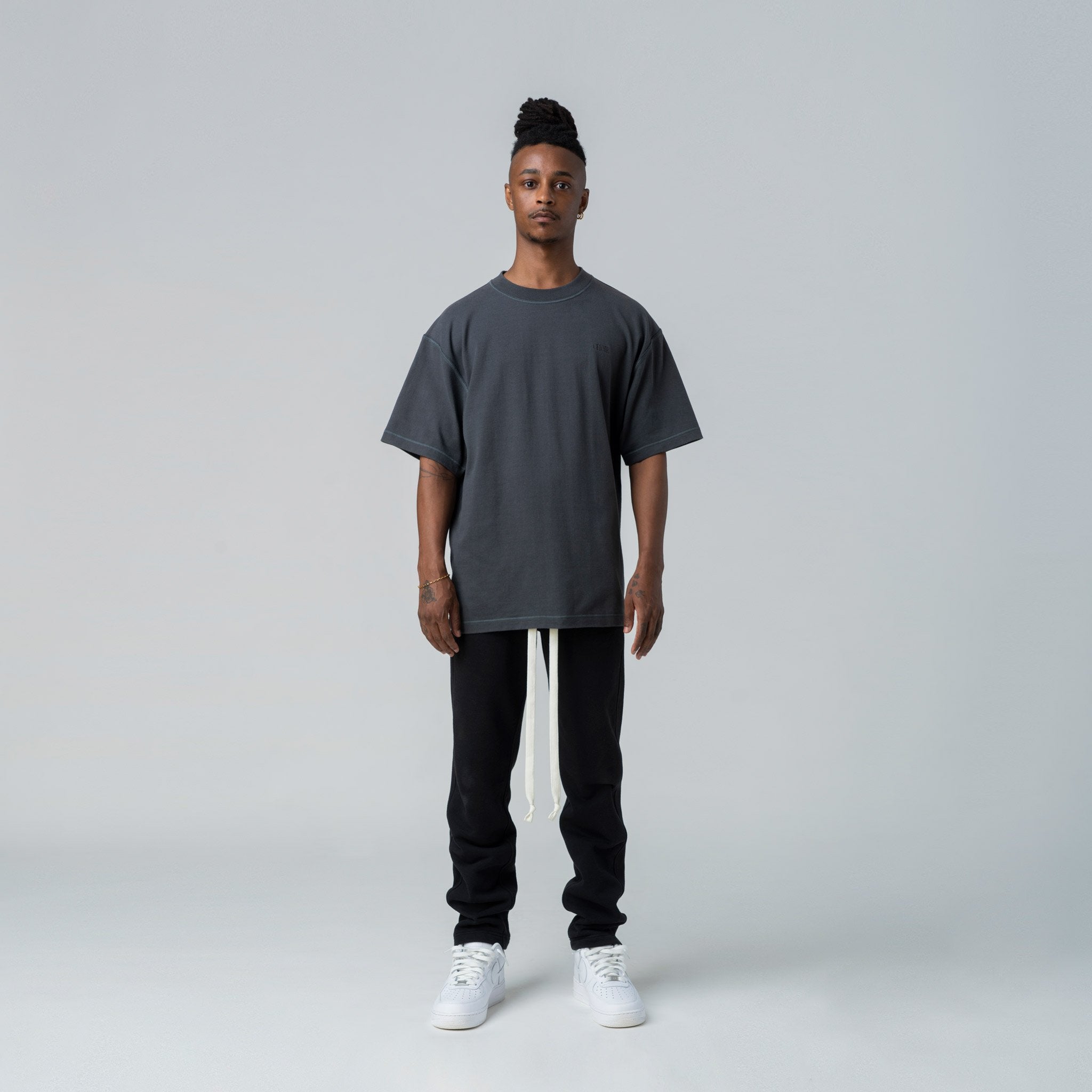 CHOIR NEUTRALS T-shirt Vintage Grey Model