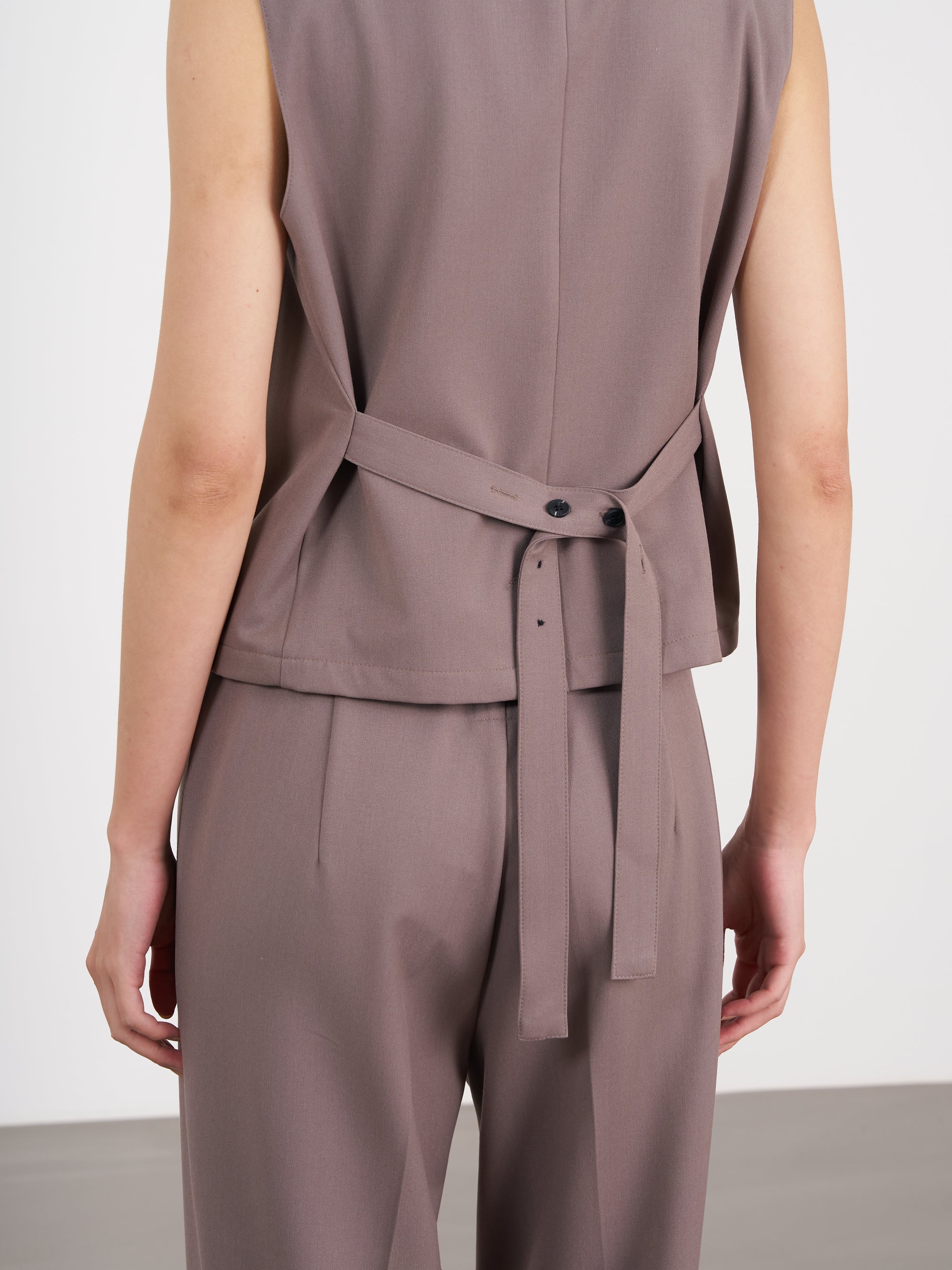 Asymmetric Wrap Vest 不對稱裹式背心-Mocha Gray