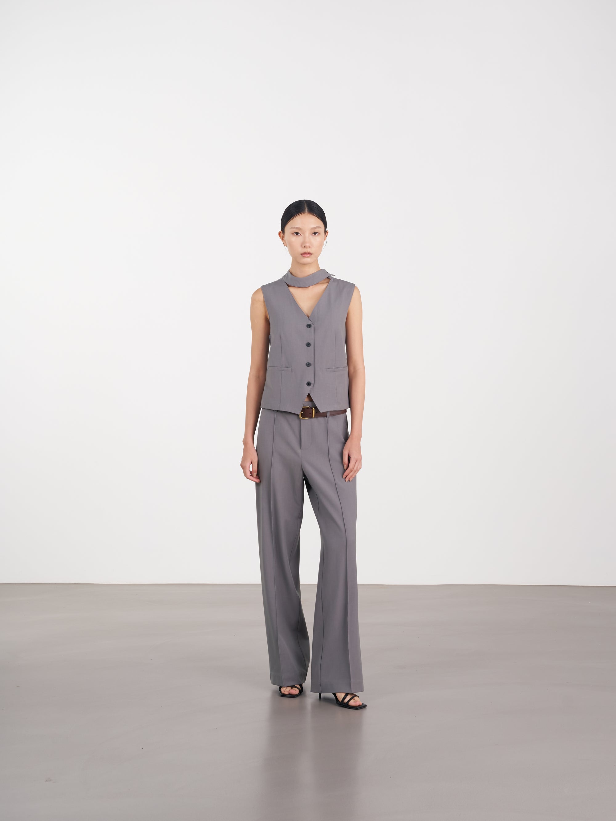 Asymmetric Wrap Vest 不對稱裹式背心-Gray