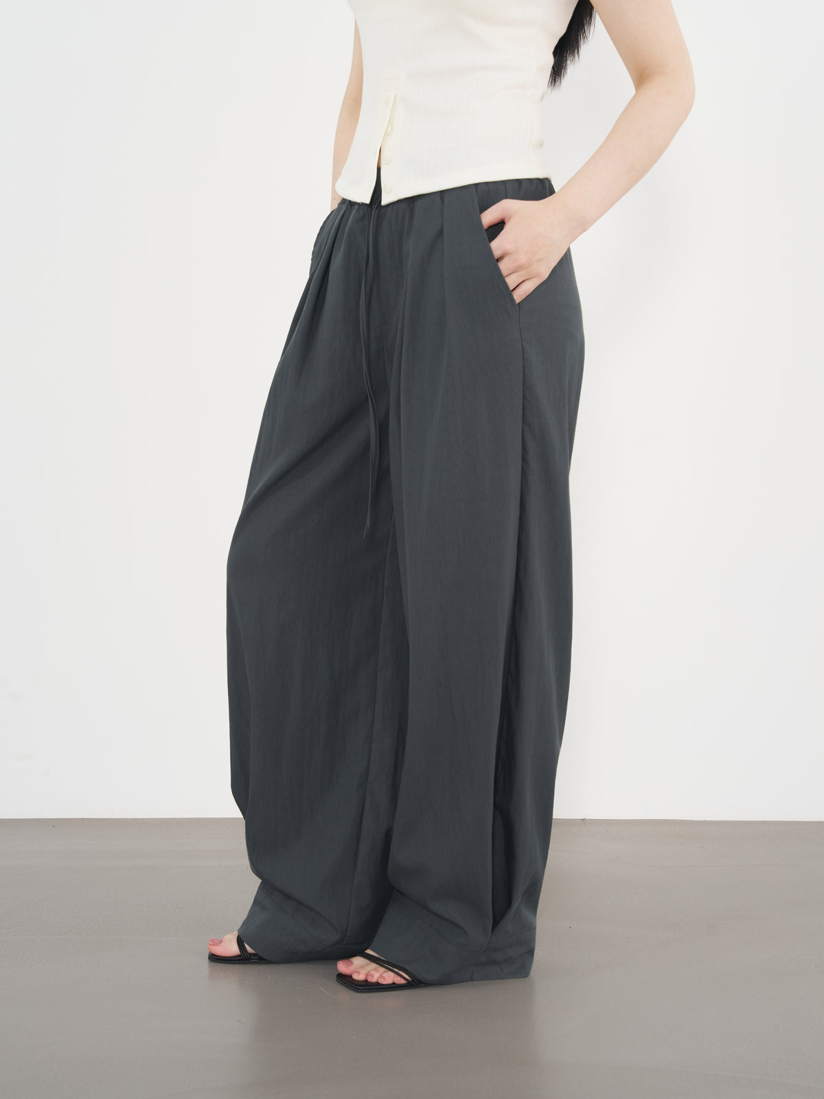 Pull-On Wide Trousers 鬆緊寬版長褲-Gray