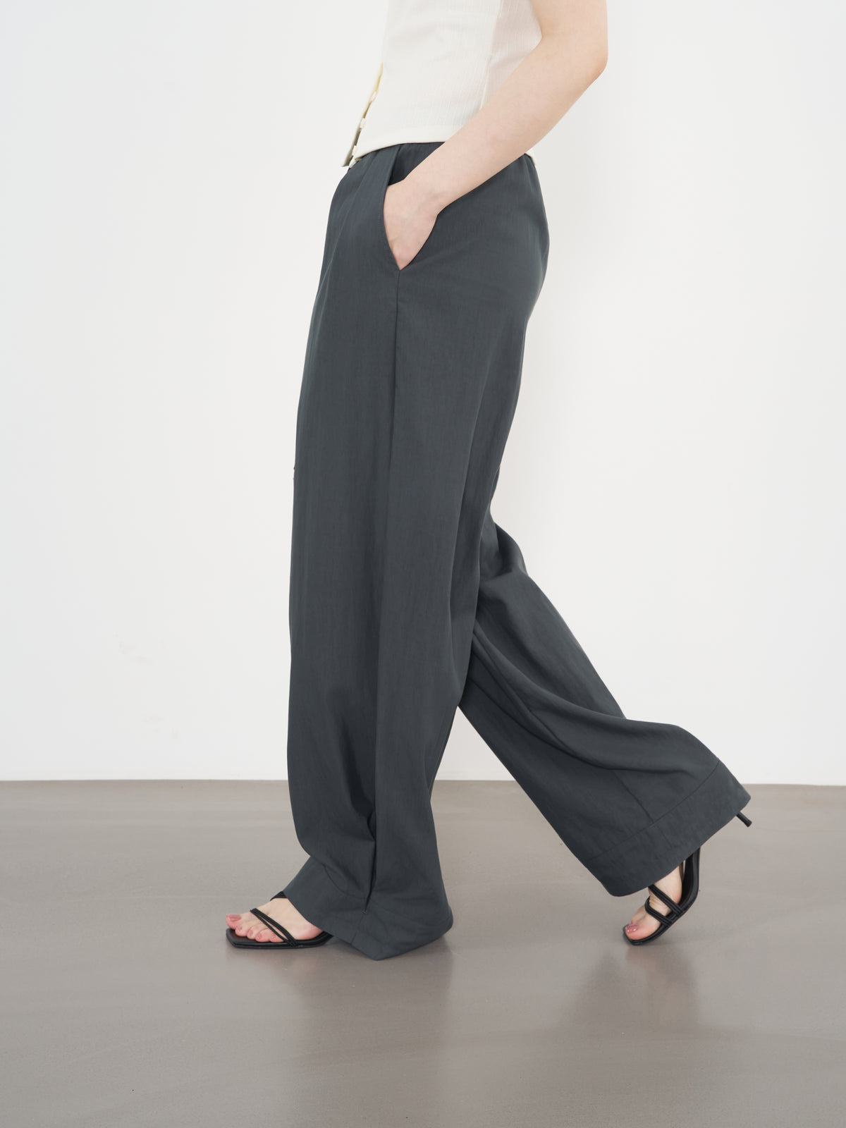 Pull-On Wide Trousers 鬆緊寬版長褲-Gray