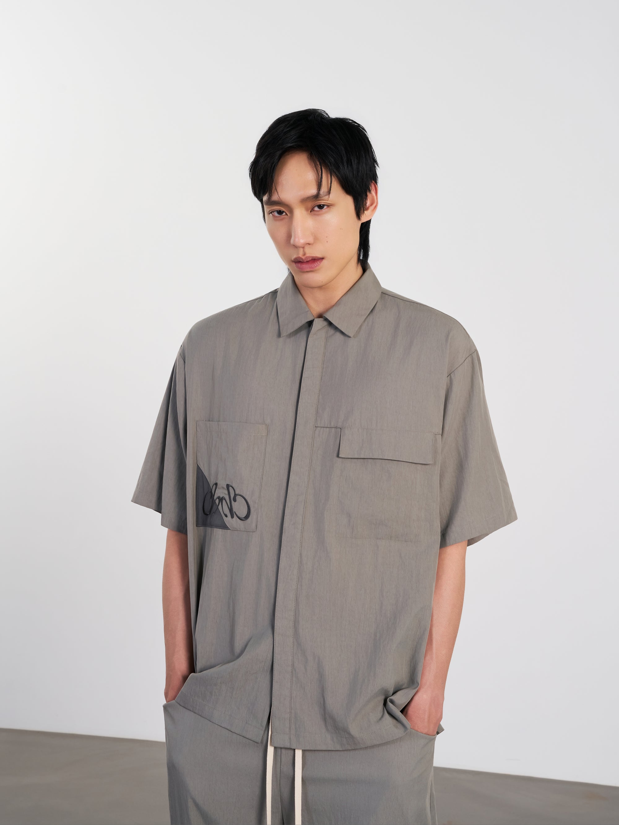 Pocket Shirt 口袋撞色刺繡襯衫 - GREY