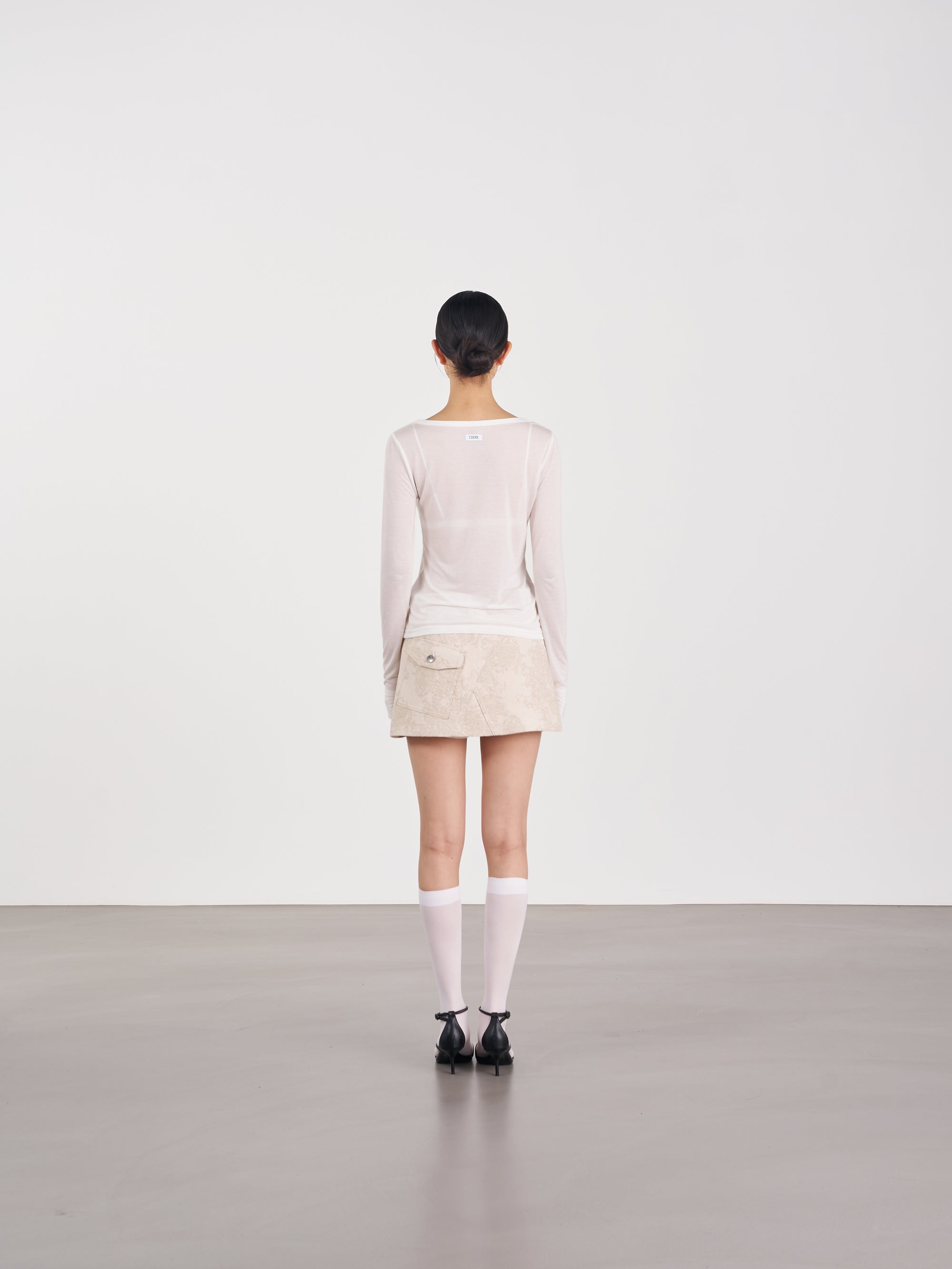 Asymmetric Placket Long-Sleeve Top 不對稱門襟長袖上衣-White