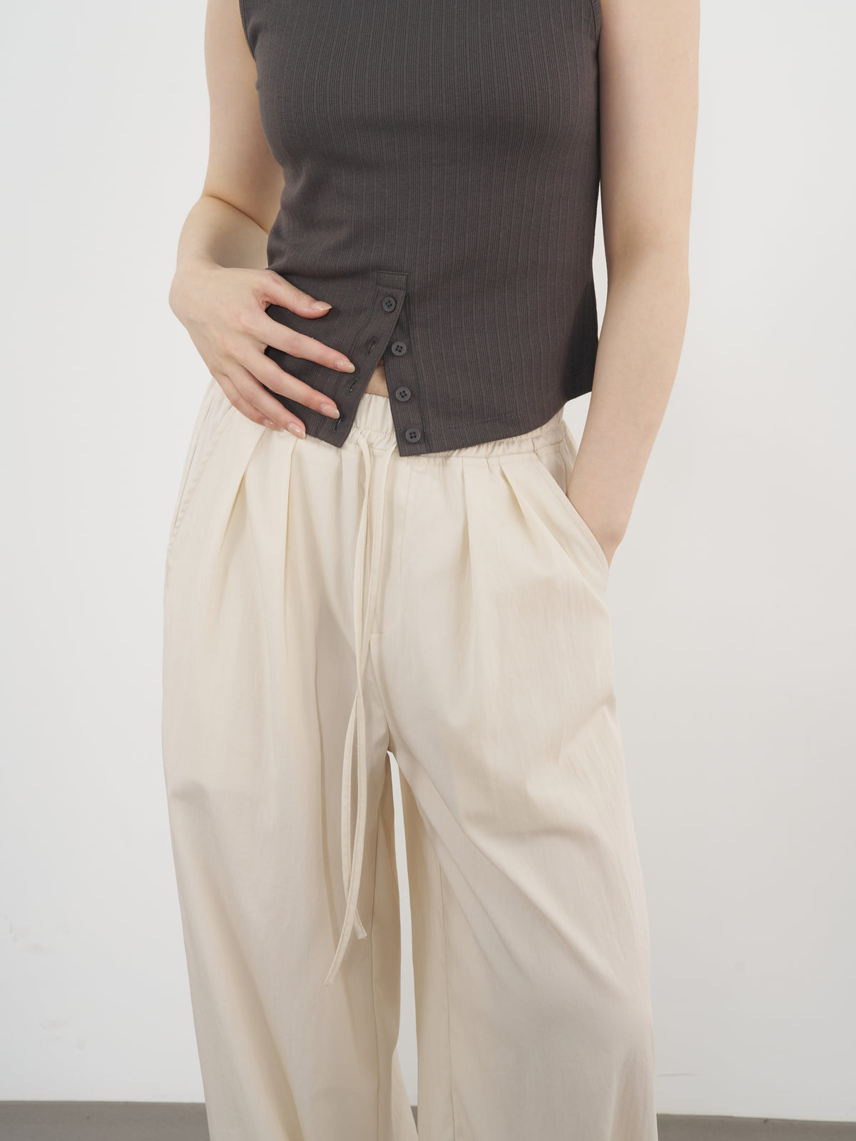Pull-On Wide Trousers 鬆緊寬版長褲-Beige