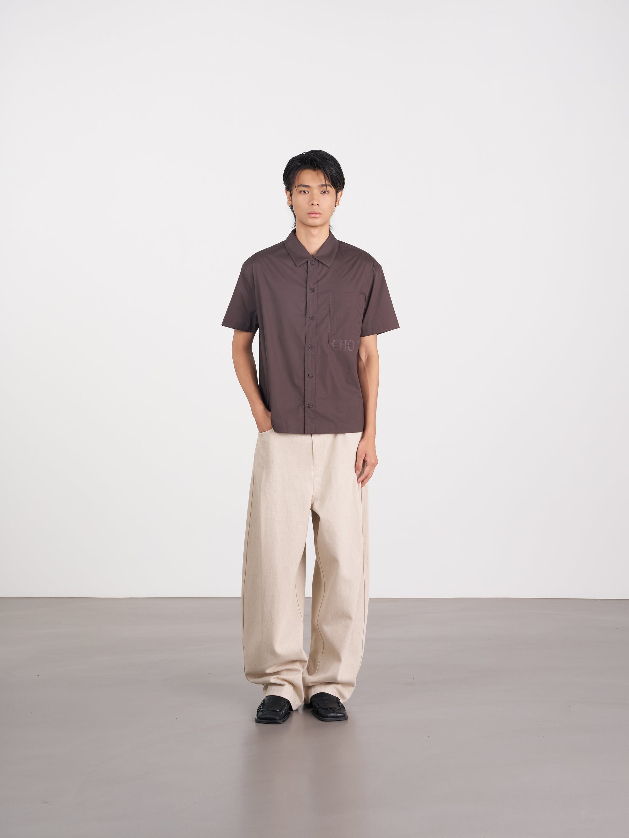 Minimal Placket Crew Shirt 圓領門襟短袖襯衫 - BROWN