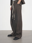 Voluminous Drawstring Trousers 立體量感綁帶長褲-Black