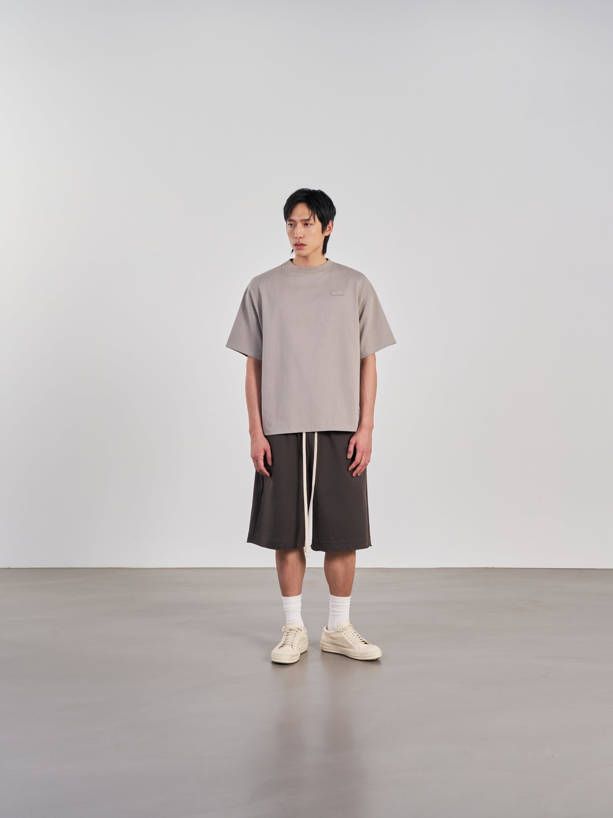 Logo Tee 布章LOGO T恤 - GREY
