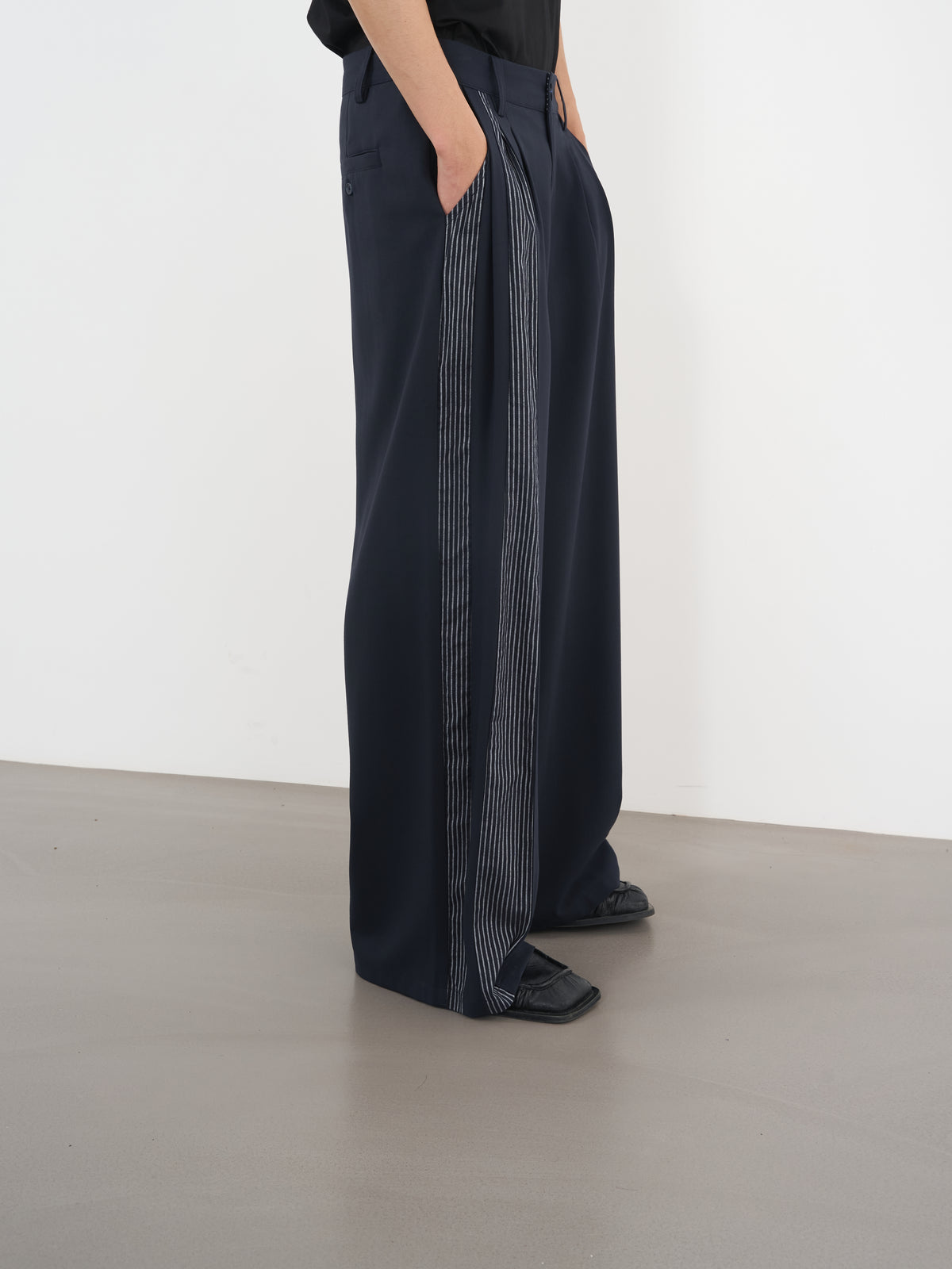 Pleated Panel Trousers 拼接打褶西裝褲-Navy